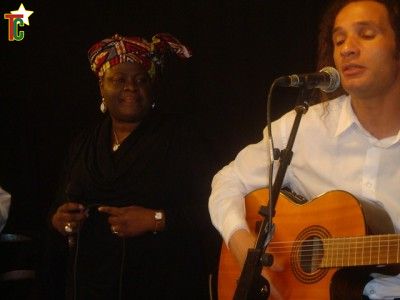 Vanessa Worou et Emmanuel Loubière sur scène Photo: Gaëtan Noussouglo