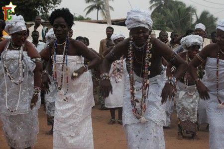 Danses rituelles à Glidji Photo: Gaëtan Noussouglo