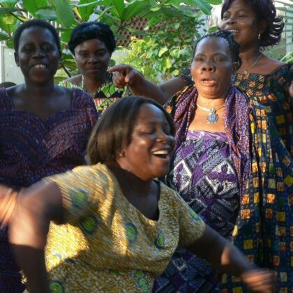 Danse de la famille Edoh à Lomé Photo Gaëtan Noussouglo