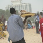 Plage de Lomé: Le vendeur de Tsitsigan brochettes a un autre objectif vendre