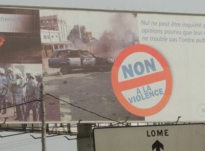 panneau publicitaire à Lomé Photo Gaëtan Noussouglo